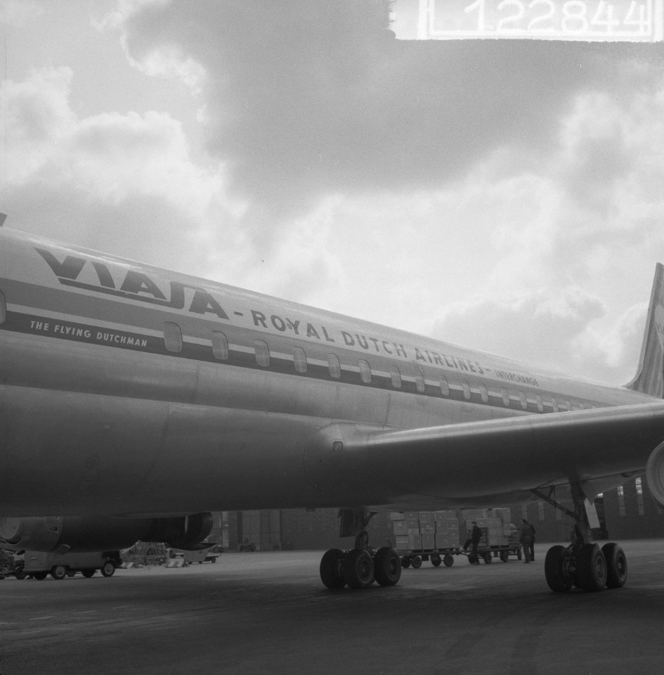 DC 8 beschilderd met opschriften Viasa, Bestanddeelnr 912-2844