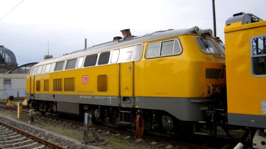 DB 218 392-9 Dresden Hauptbahnhof Schienenprüfzug (2)