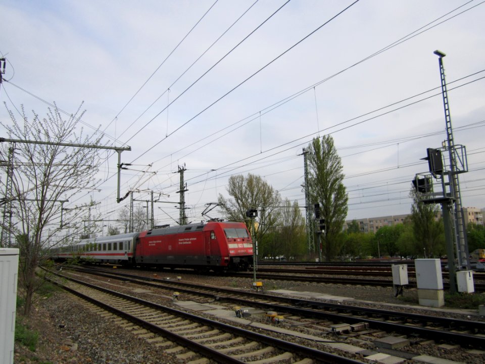 DB 101 005-7 Einfahrt Dresdner Hauptbahnhof