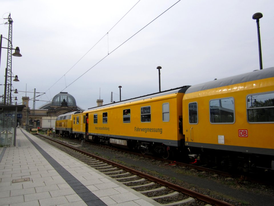 DB 218 392-9 Dresden Hauptbahnhof Schienenprüfzug (4)