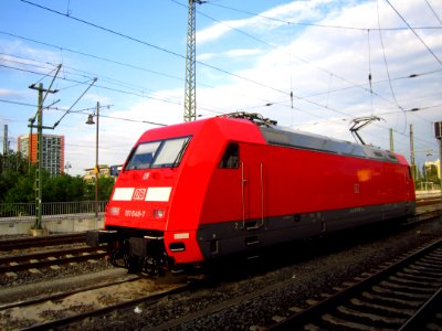 DB 101 048-7 vor Dresdner Hauptbahnhof