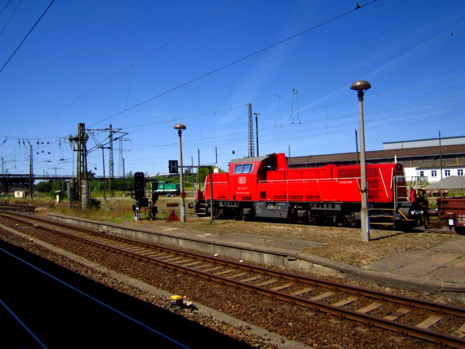 DB 261 013-7 mit Güterzug (4)