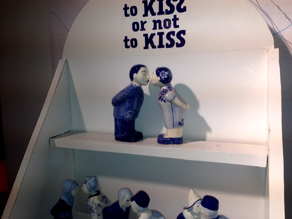 DDW2017 - Klokgebouw - Delftware - To kiss or not to kiss - 3 China