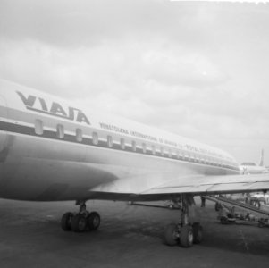 DC 8 beschilderd met opschriften Viasa, Bestanddeelnr 912-2842