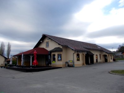 Dečno Selo Shop and Bar