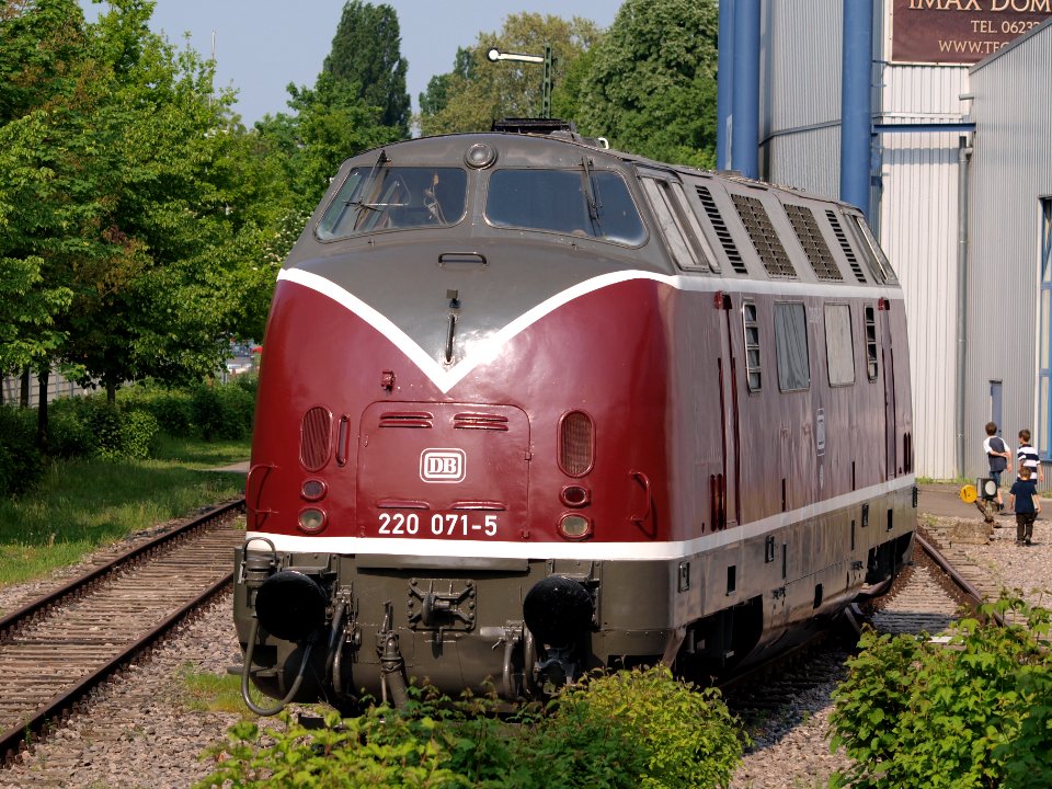 DB Class V 200, DB 220 071-5 at Speyer museum p3