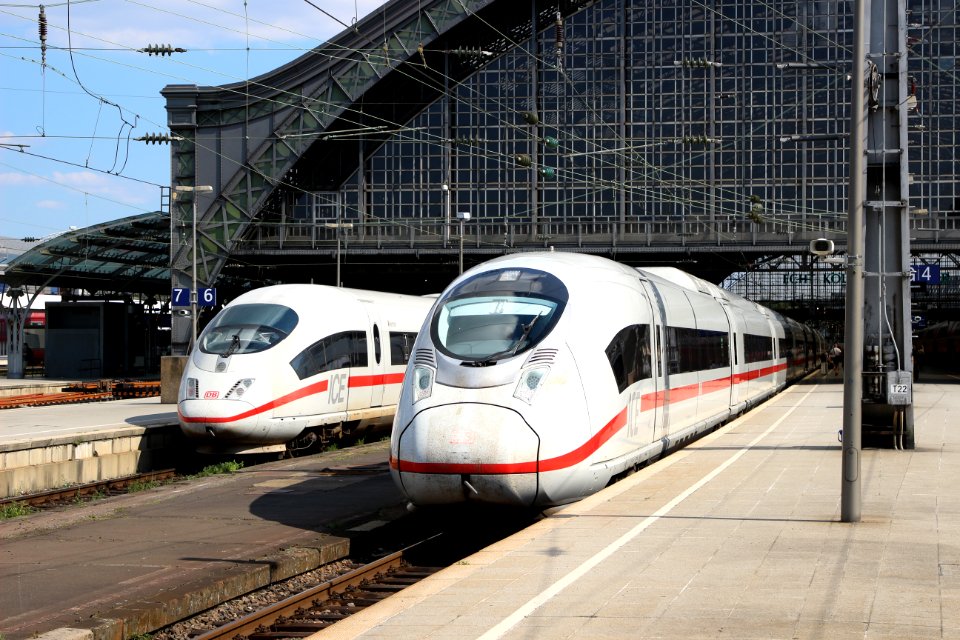 DB ICEs at Köln Hbf