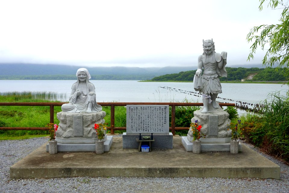 Datsue-ba and Keneō, beside the Sanzu River bridge at Lake Usori - Mount Osore - Mutsu, Aomori - DSC00213