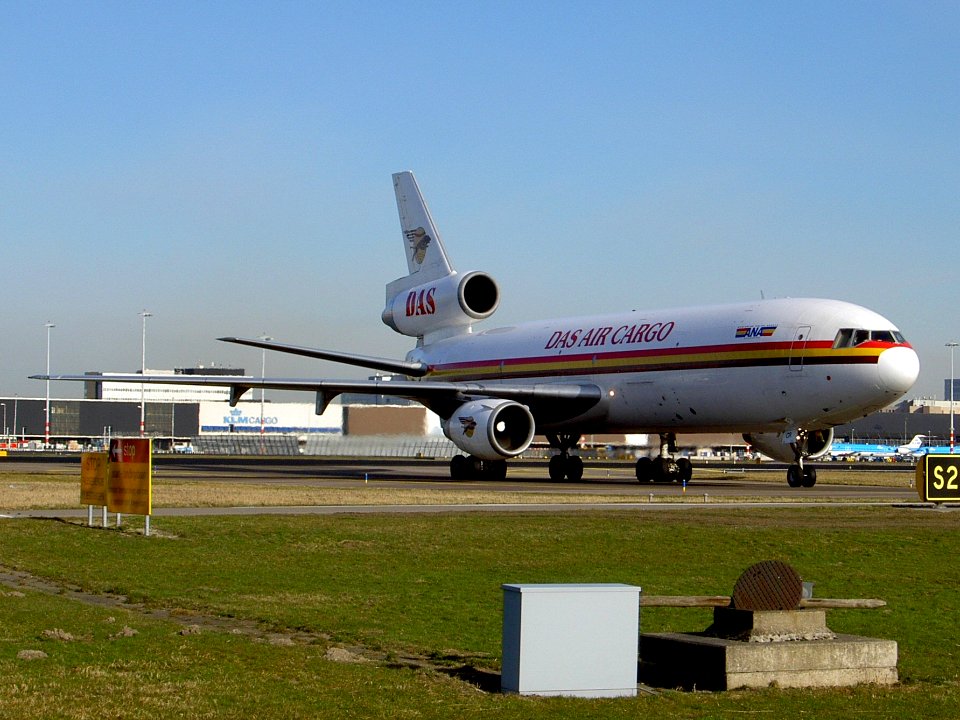 DC-10 DAS Air Cargo 5X-JCR at Schiphol