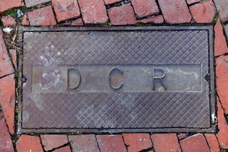 DCR street hole cover - Beacon Hill - Boston, MA - DSC02356