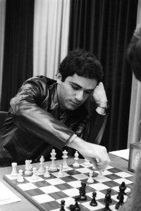 De 18-jarige Rus Garri Kasparov aan zet, Bestanddeelnr 931-7203