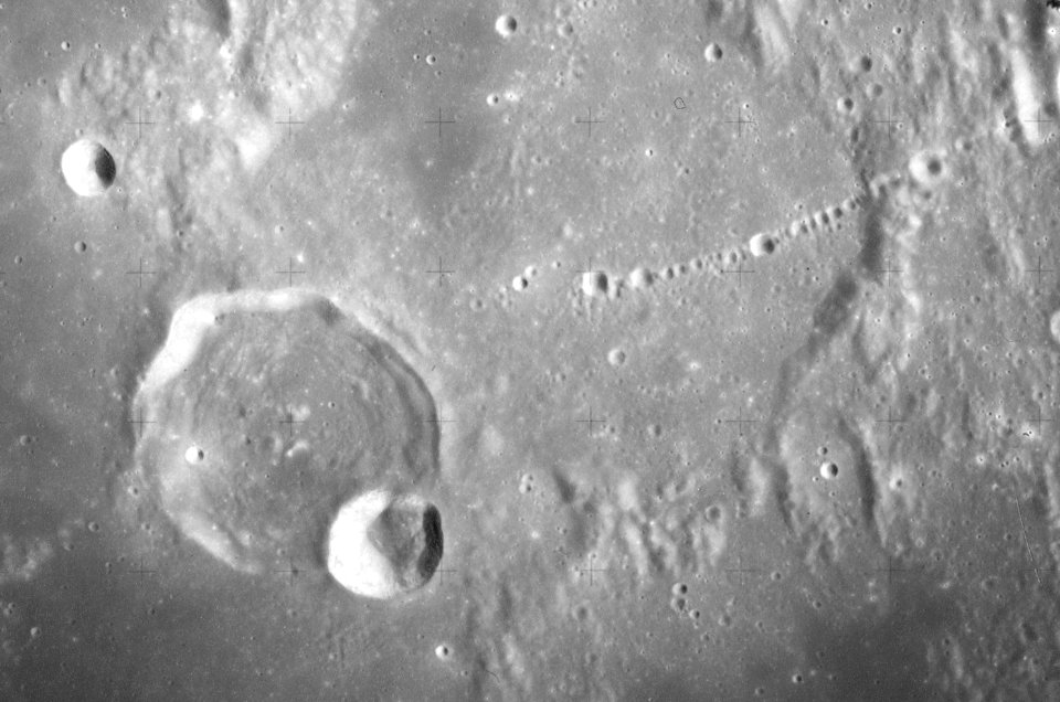 Davy crater Catena Davy AS16-M-2814