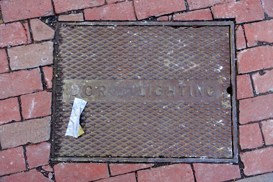 DCR Lighting street hole cover - Beacon Hill - Boston, MA - DSC02350