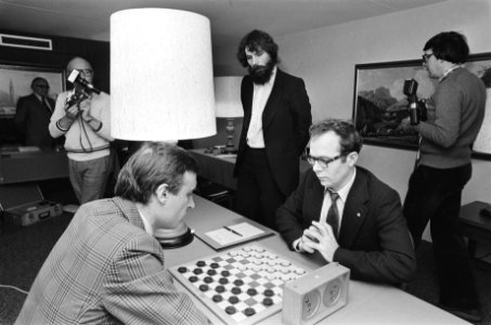 Damvierkamp in Amsterdam Gantwarg (l) tegen Tsjegolev, Wiersma kijkt toe, Bestanddeelnr 930-0413