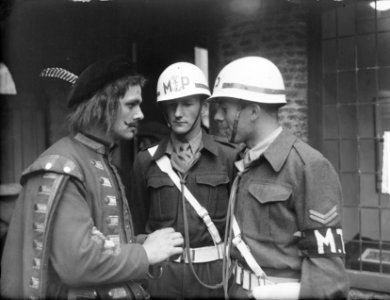 Damstad. Militaire Politie met stadswacht, Bestanddeelnr 904-0191