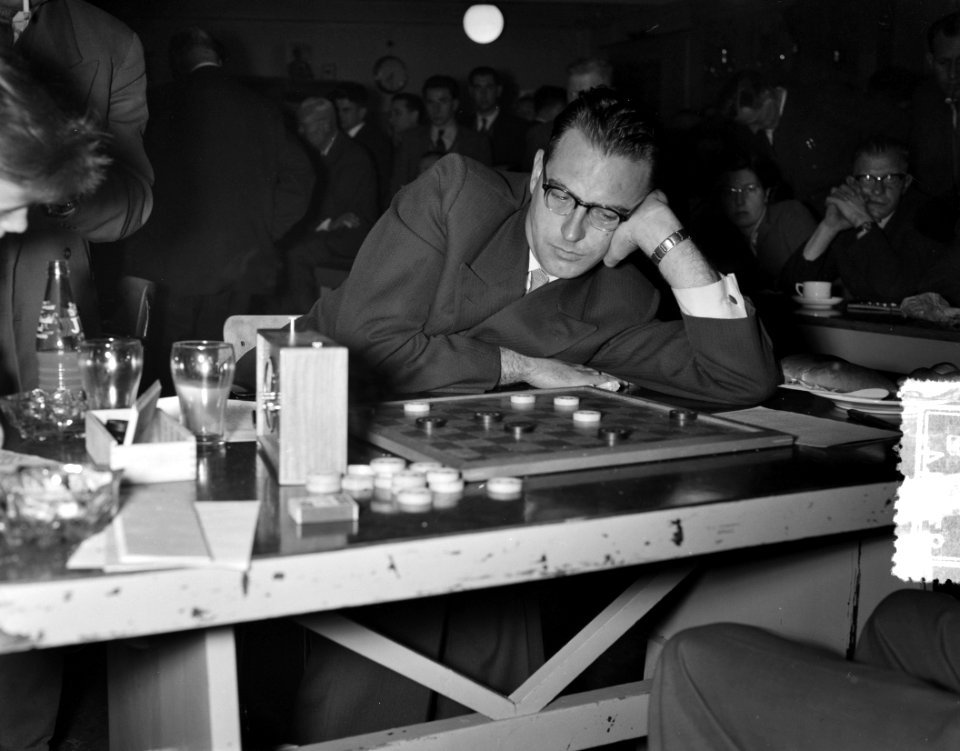 Damkampioenschap Nederland. Wim Roozenburg winnaar, Bestanddeelnr 908-3844