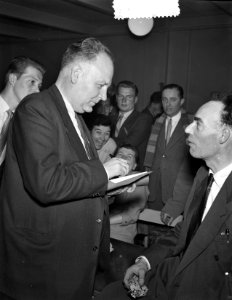 Damkampioenschap Nederland Wim Roozenburg (rechts) winnaar, Bestanddeelnr 908-3848