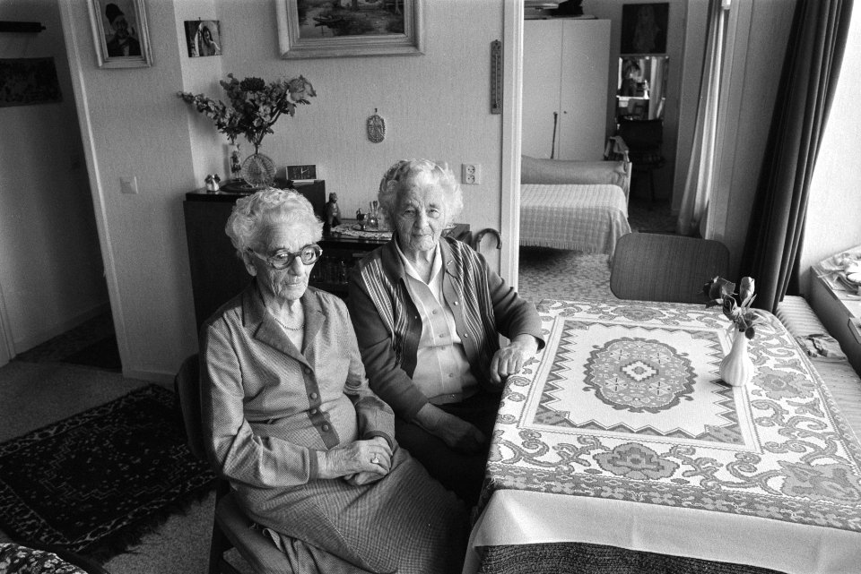 Dames Veldkamp-Zwart en Romeijn-Zwart, Bestanddeelnr 932-3719
