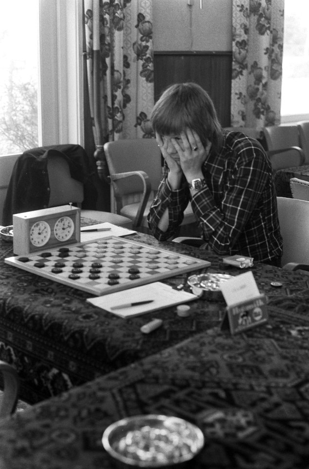 Damkampioenschap 1974 in Apeldoorn, nr 23, 24 F Drost, Bestanddeelnr 927-1235