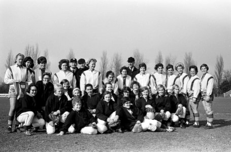 Dames softbal Nederland tegen de Raybostos Brakketts (Amerikaanse dames), de bei, Bestanddeelnr 917-5385
