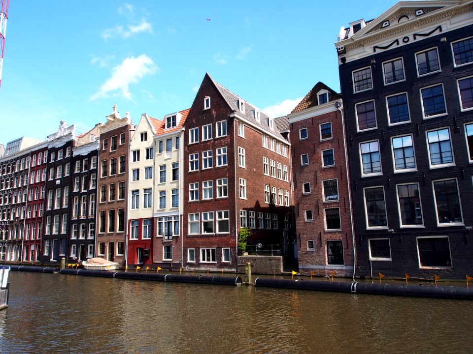 Damrak met Guldehandsteeg, foto 2