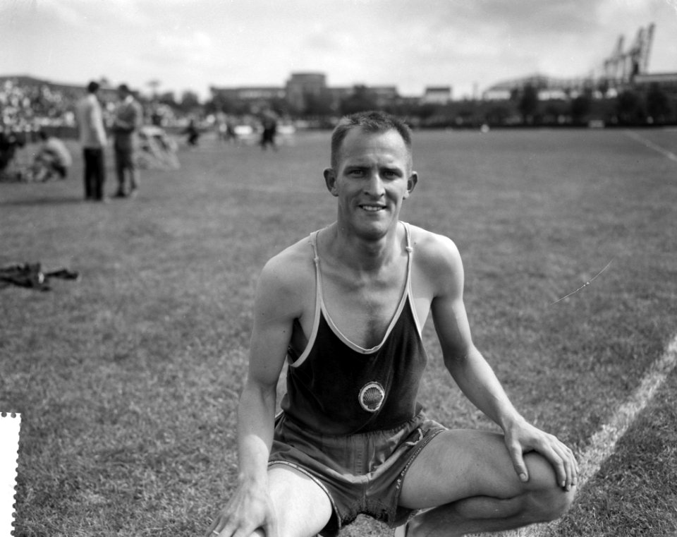 Dames en Heren Athletiekkampioenschappen in Vlaardingen A Steylen 800m heren, Bestanddeelnr 912-7883