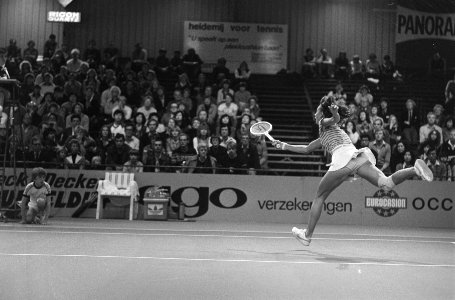 Dames prof. tennistoernooi Goldstar Amsterdam, Roemeense Virginia Ruzici in akti, Bestanddeelnr 931-1499