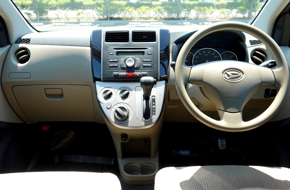 Daihatsu Mira X L275S interior
