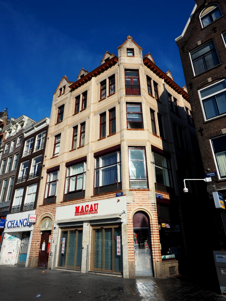 Damrak hoek Haringpakkerssteeg foto1 
