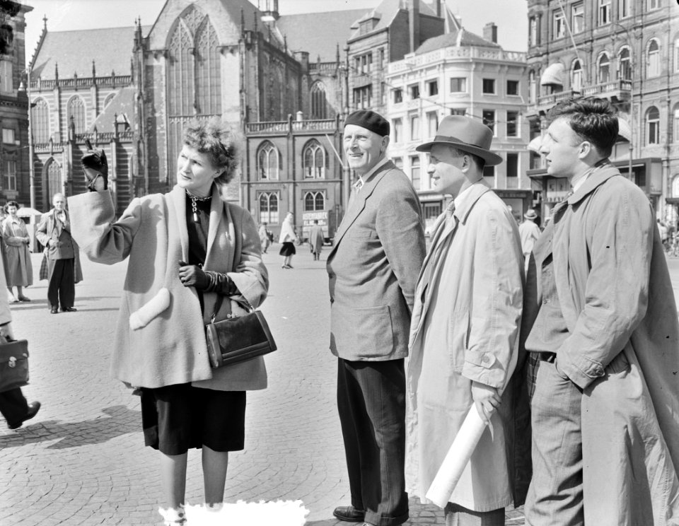 Damesgidsen op Dam Amsterdam, Bestanddeelnr 905-0468