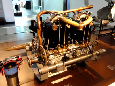 Daimler-Motoren LZ 6 motor - Zeppelin Museum Friedrichshafen - DSC06825