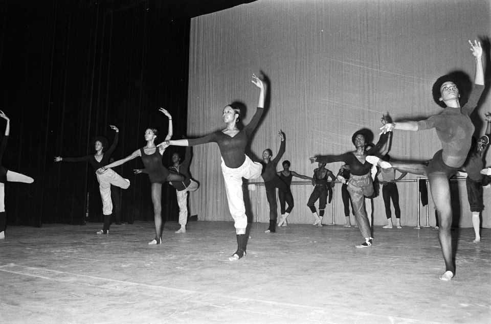 Dance Theatre of Harlem in Carré, repetitie, Bestanddeelnr 924-7624