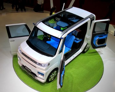 Daihatsu Deca Deca 2013 02