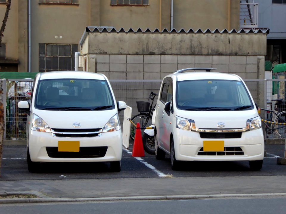 Daihatsu MOVE (LA100S) front