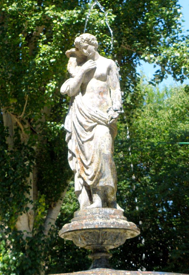 Daimiel - Plaza de Santa María, Fuente de la Fortuna 2