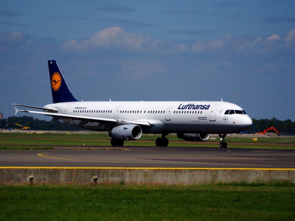 D-AIDM Lufthansa Airbus A321-231 taxiing at Schiphol (AMS - EHAM), The Netherlands, 18may2014, pic-1