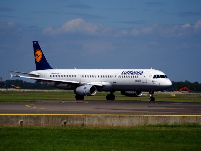 D-AIDM Lufthansa Airbus A321-231 taxiing at Schiphol (AMS - EHAM), The Netherlands, 18may2014, pic-1