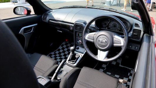Daihatsu Copen Robe interior