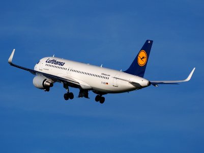 D-AIZQ Lufthansa Airbus A320-214(WL) takeoff from Schiphol (AMS - EHAM), The Netherlands, 11june2014, pic-4