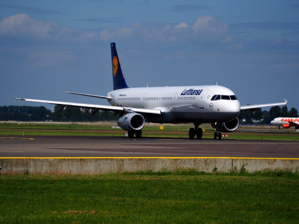 D-AIDM Lufthansa Airbus A321-231 taxiing at Schiphol (AMS - EHAM), The Netherlands, 18may2014, pic-3