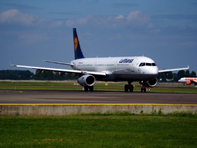 D-AIDM Lufthansa Airbus A321-231 taxiing at Schiphol (AMS - EHAM), The Netherlands, 18may2014, pic-3