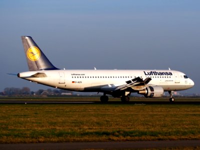 D-AIZG Lufthansa Airbus A320-214, landing at Schiphol (AMS - EHAM), Netherlands, pic3