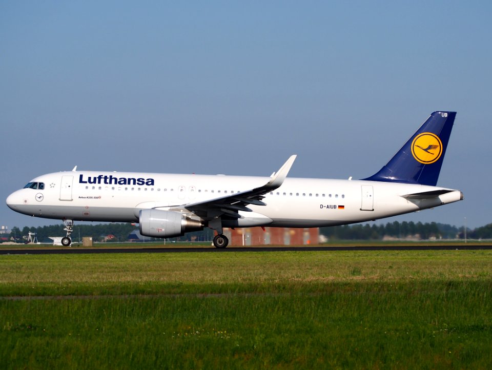 D-AIUB Lufthansa Airbus A320-214(WL) - cn 5972 take-off from Schiphol (AMS - EHAM), The Netherlands, 17may2014, pic-3