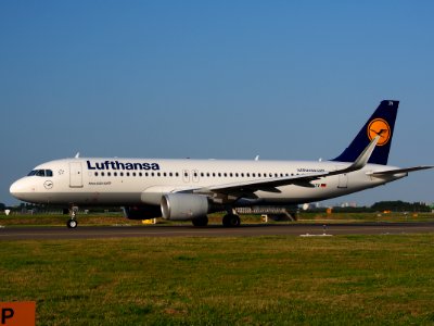 D-AIZV Lufthansa Airbus A320-214 - cn 5658 09juli2013