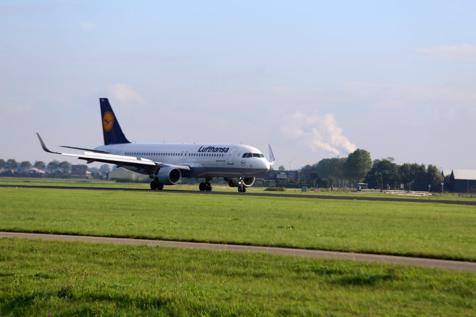 D-AIUK, EHAM