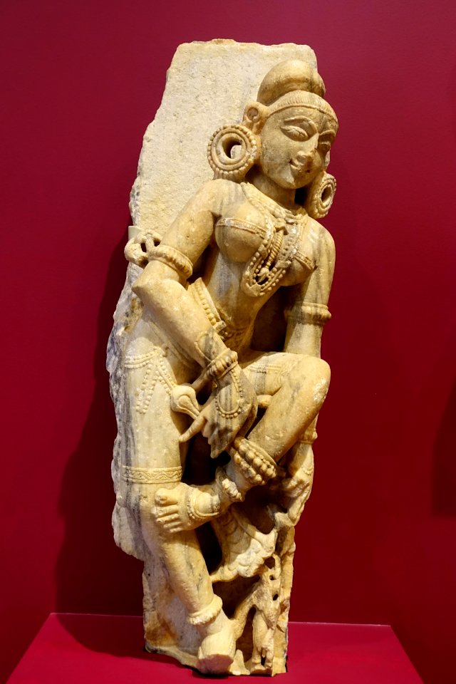 Dancing figure, Mount Abu, Rajasthan, India, probably 1100s-1200s AD, marble - Dallas Museum of Art - DSC05045