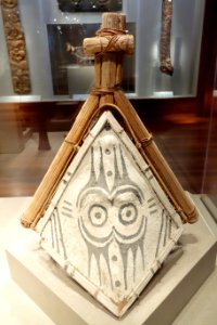 Dance hat, Huon Peninsula, Yabim people, 19th century, bamboo, cane, coconut bast, pigment, bindings, wood - De Young Museum - DSC01168