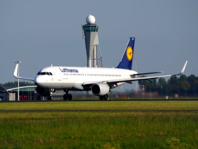 D-AIUB Lufthansa Airbus A320-214(WL) - cn 5972 take-off from Schiphol (AMS - EHAM), The Netherlands, 17may2014, pic-1