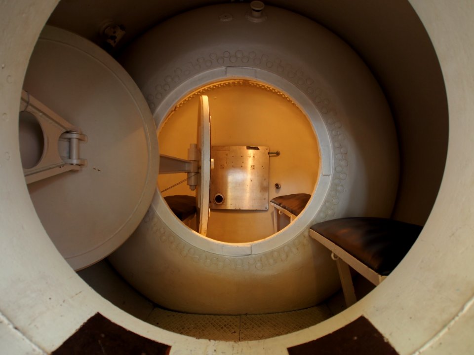 Dannish navy first decompression-chamber pressure tank pic3