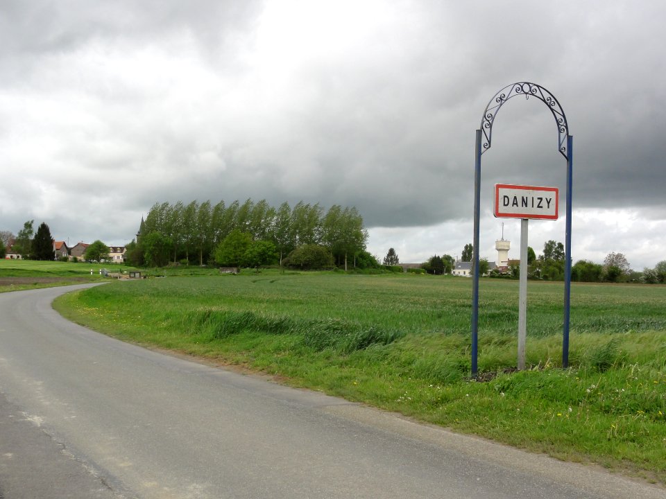 Danizy (Aisne) city limit sign